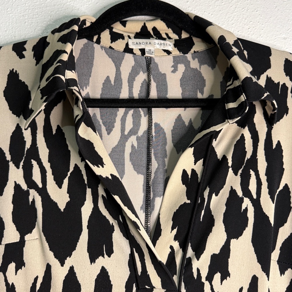 Sandra Darren Black and Cream Animal Print Shift Dress. Sz 10. - Picture 2 of 9